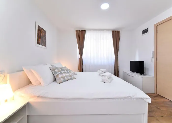 Piccolo Apartments